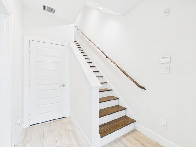 2761 Clinton Drive, Houston, TX 77020