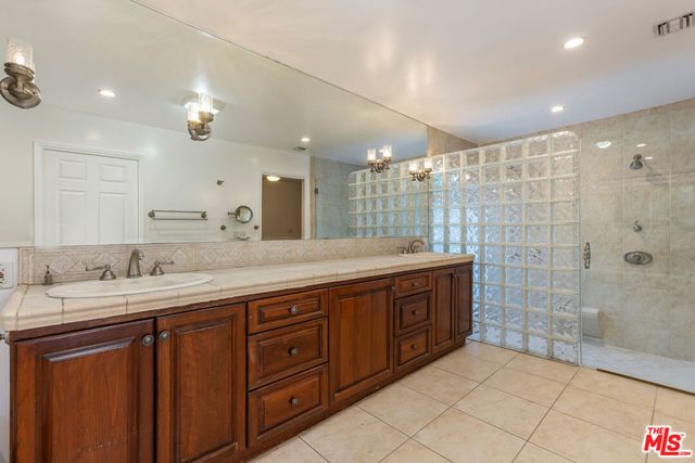 5150 Donna Avenue, Tarzana, CA 91356