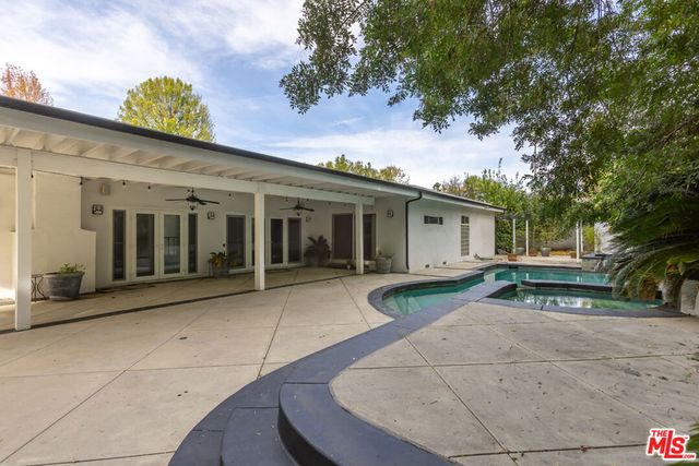 5150 Donna Avenue, Tarzana, CA 91356