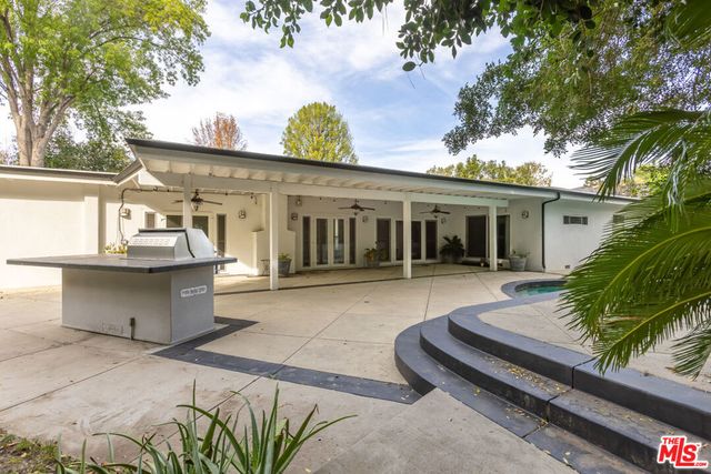 5150 Donna Avenue, Tarzana, CA 91356