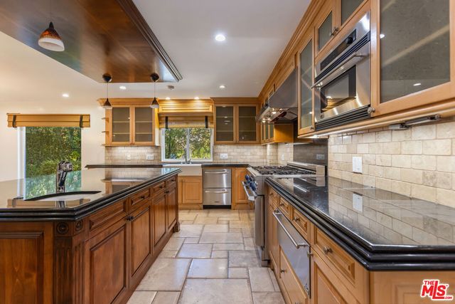 5150 Donna Avenue, Tarzana, CA 91356