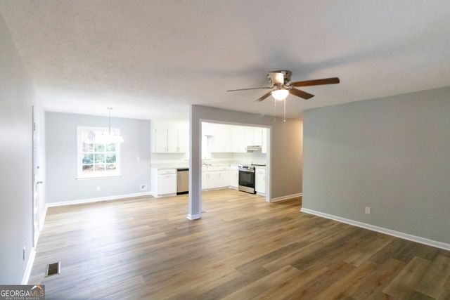 94 Ravenwood Way, Warner Robins, GA 31093