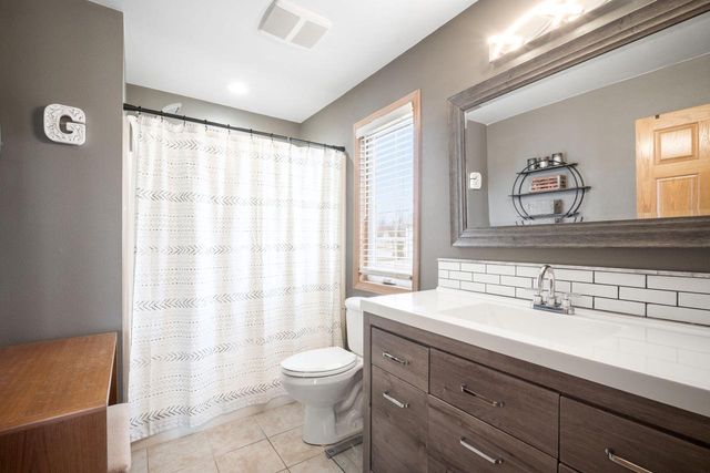 1456 Dovetail DRIVE, Hartford, WI 53027