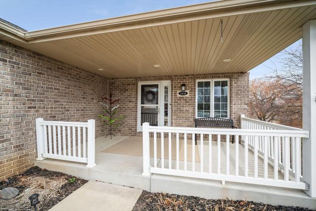 1456 Dovetail DRIVE, Hartford, WI 53027