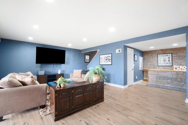 1456 Dovetail DRIVE, Hartford, WI 53027