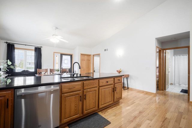 1456 Dovetail DRIVE, Hartford, WI 53027