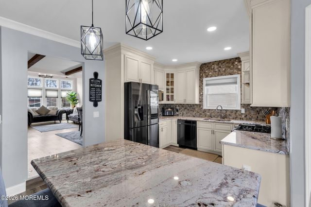 8 Cripple Creek Road, Howell, NJ 07731