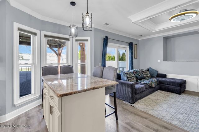 8 Cripple Creek Road, Howell, NJ 07731