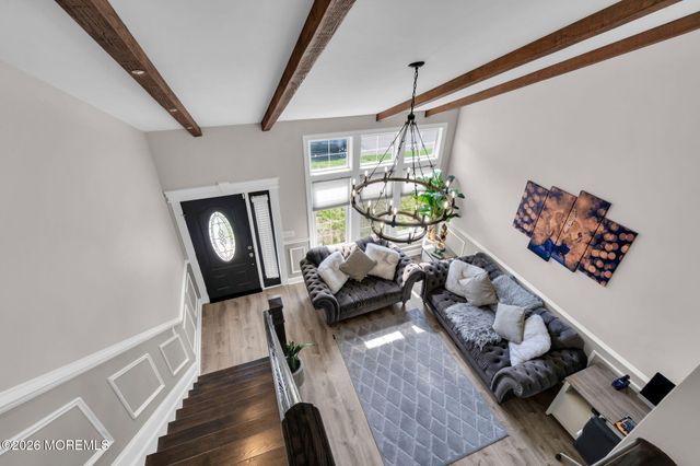 8 Cripple Creek Road, Howell, NJ 07731