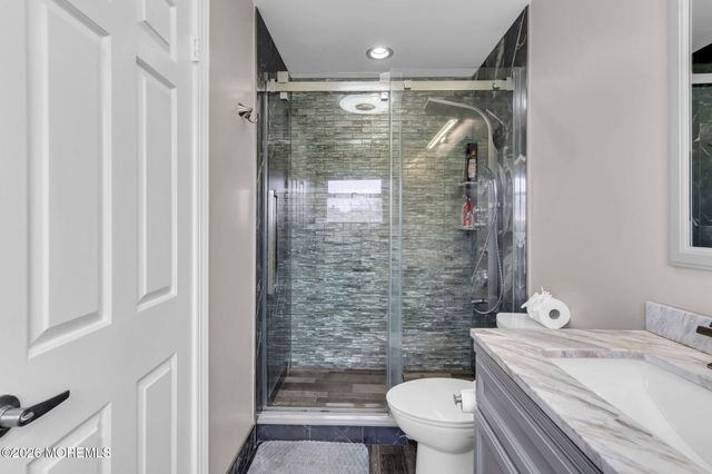 8 Cripple Creek Road, Howell, NJ 07731