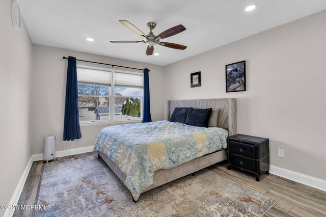 8 Cripple Creek Road, Howell, NJ 07731