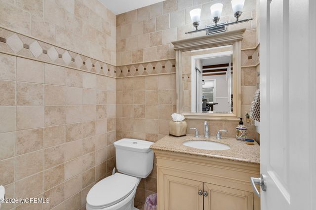 8 Cripple Creek Road, Howell, NJ 07731