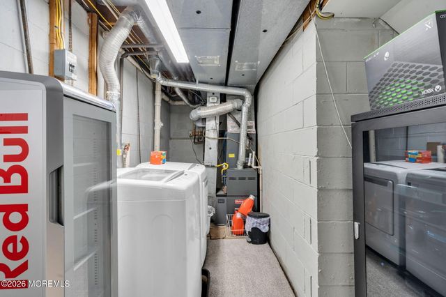 8 Cripple Creek Road, Howell, NJ 07731