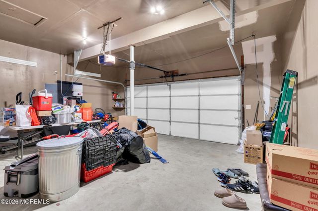 8 Cripple Creek Road, Howell, NJ 07731