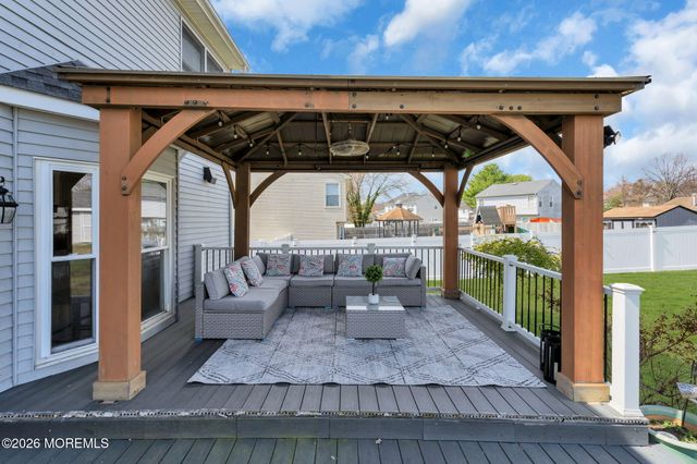 8 Cripple Creek Road, Howell, NJ 07731