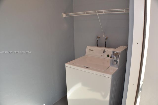 718 SE 13th St 4, Fort Lauderdale, FL 33316