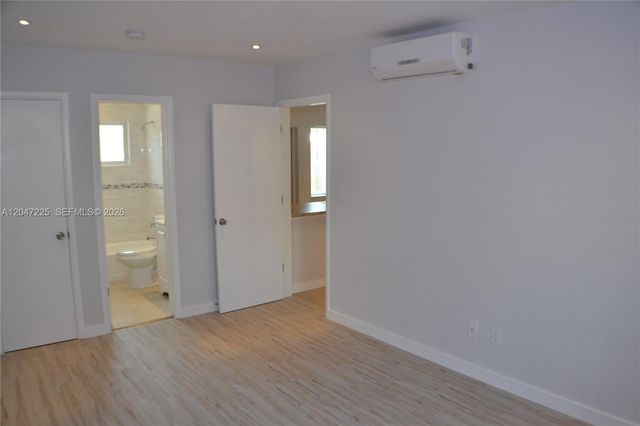 718 SE 13th St 4, Fort Lauderdale, FL 33316