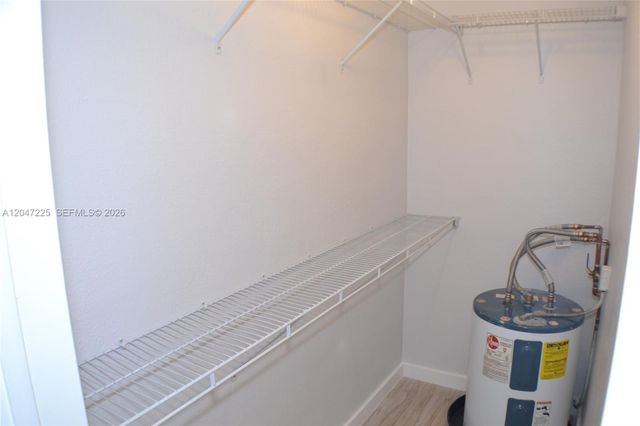 718 SE 13th St 4, Fort Lauderdale, FL 33316