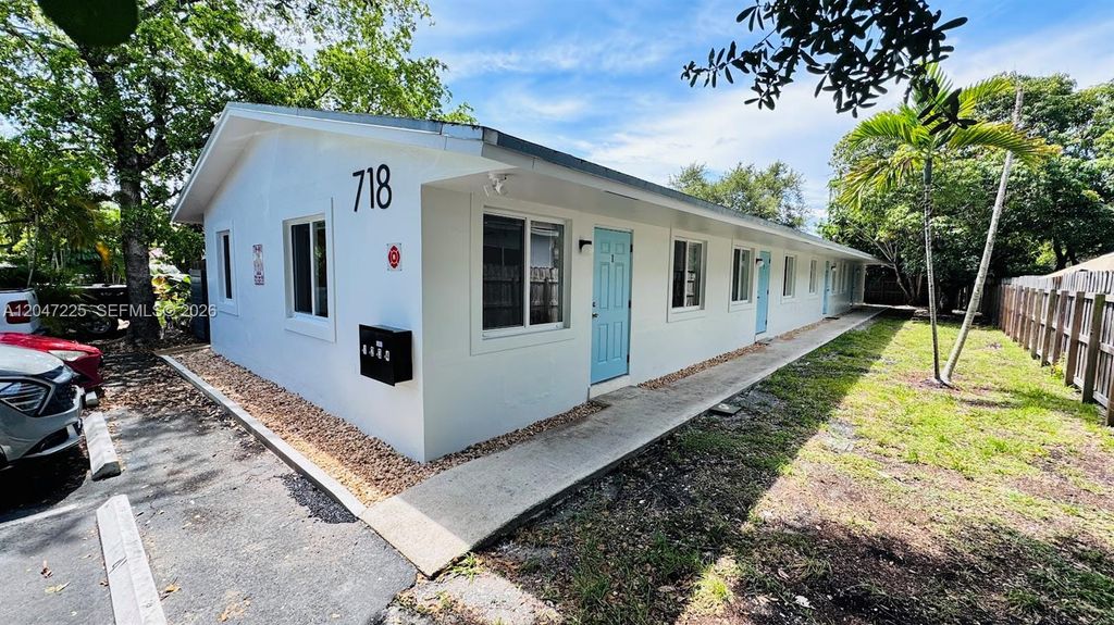 718 SE 13th St 4, Fort Lauderdale, FL 33316