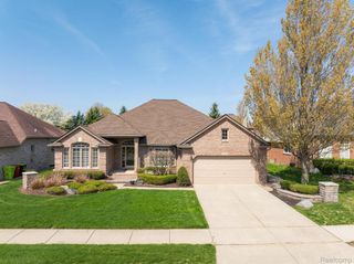 49213 Dunhill Drive, Macomb Township, MI 48044