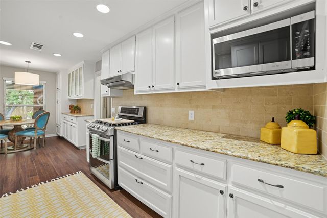 4001 Greystone DR, Austin, TX 78731