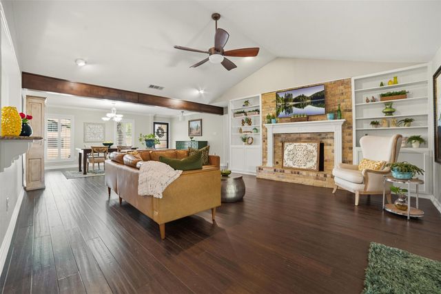 4001 Greystone DR, Austin, TX 78731