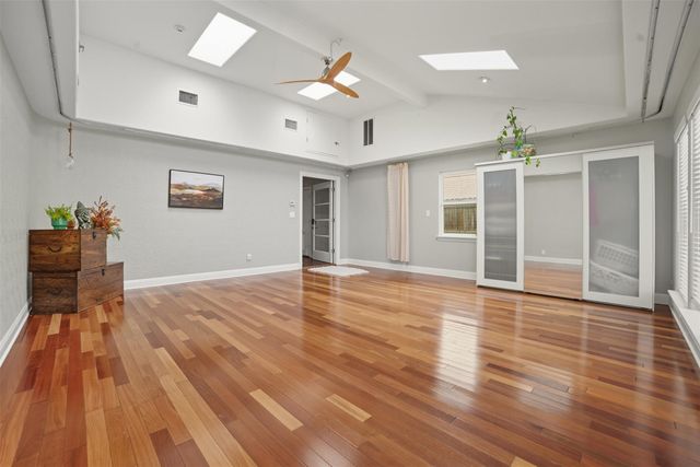 4001 Greystone DR, Austin, TX 78731