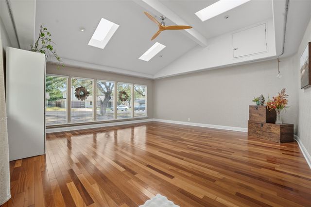 4001 Greystone DR, Austin, TX 78731