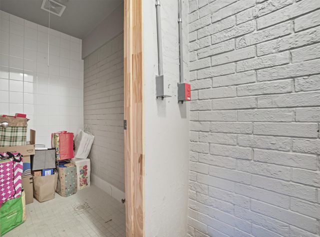 4001 Greystone DR, Austin, TX 78731