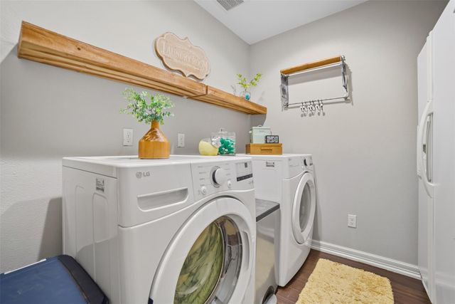 4001 Greystone DR, Austin, TX 78731