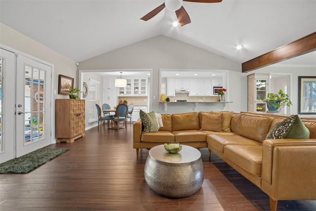 4001 Greystone DR, Austin, TX 78731