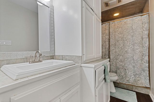 4001 Greystone DR, Austin, TX 78731