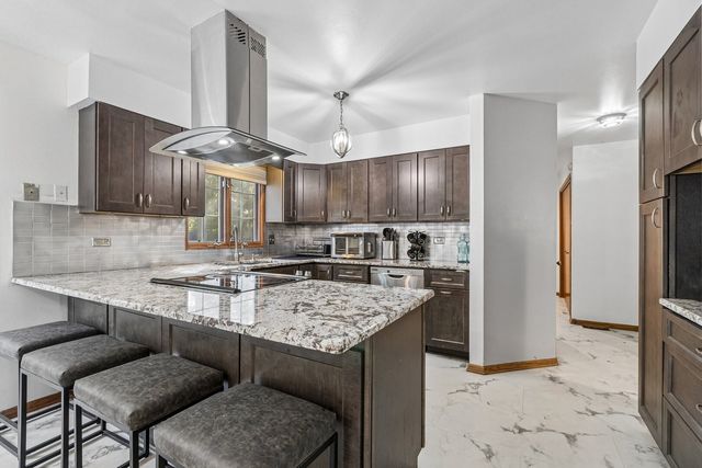 1150 Prairie Drive, Algonquin, IL 60102