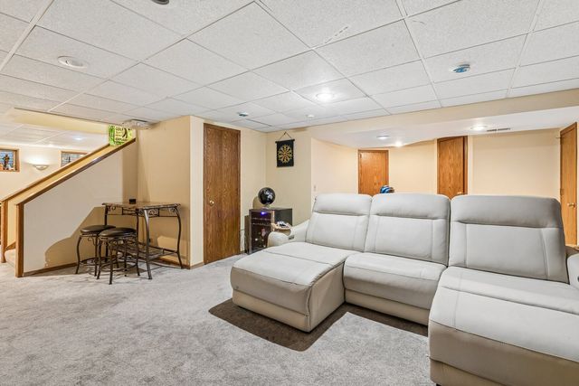 1150 Prairie Drive, Algonquin, IL 60102