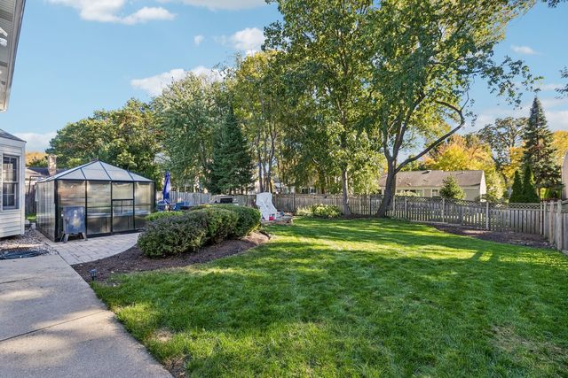 1150 Prairie Drive, Algonquin, IL 60102