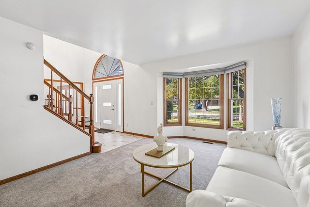 1150 Prairie Drive, Algonquin, IL 60102