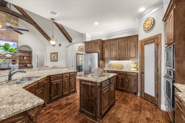 332 Antler Ridge Drive, Azle, TX 76020