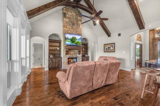 332 Antler Ridge Drive, Azle, TX 76020