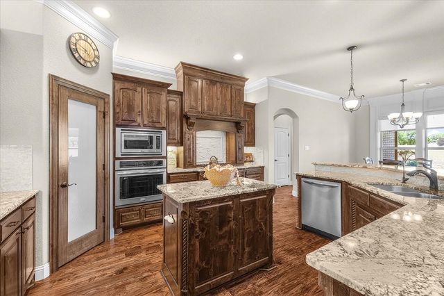 332 Antler Ridge Drive, Azle, TX 76020