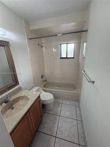 8625 NW 8th St 420, Miami, FL 33126
