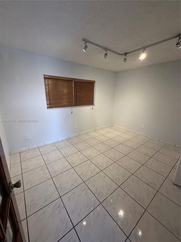 8625 NW 8th St 420, Miami, FL 33126