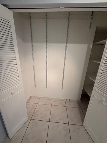 8625 NW 8th St 420, Miami, FL 33126