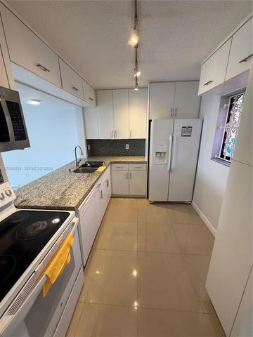 8625 NW 8th St 420, Miami, FL 33126
