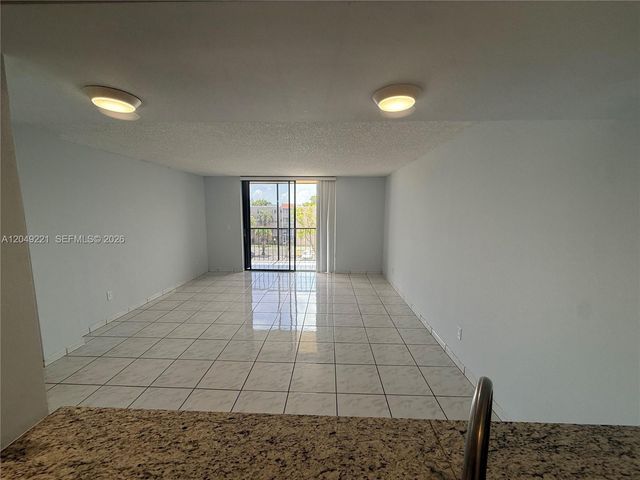 8625 NW 8th St 420, Miami, FL 33126