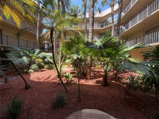 8625 NW 8th St 420, Miami, FL 33126