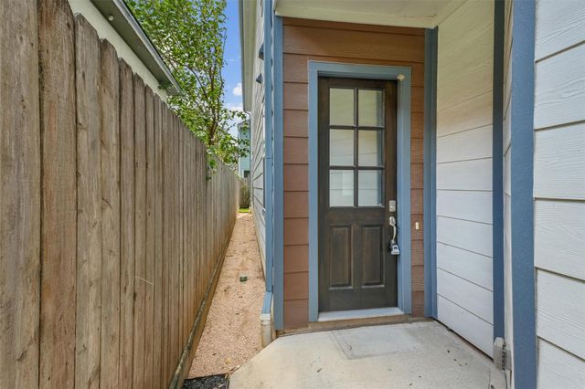 2107 Crockett Street, Houston, TX 77007