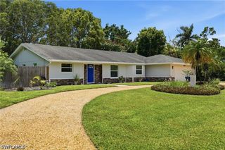 4900 Tahiti LN, Naples, FL 34112