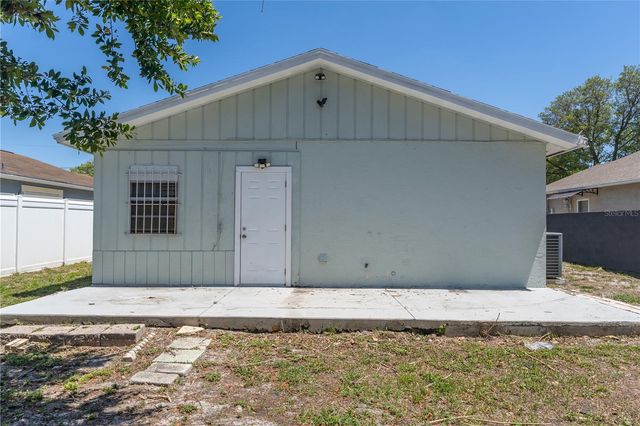 9304 N ELMER STREET, Tampa, FL 33612