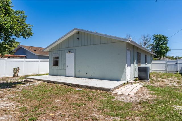 9304 N ELMER STREET, Tampa, FL 33612