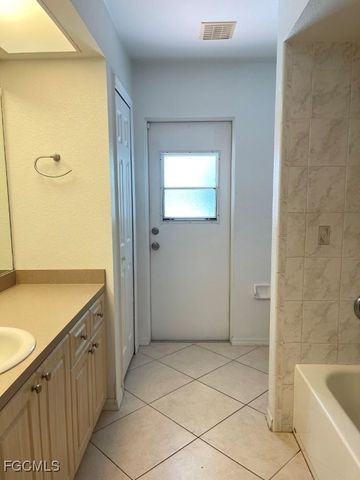 1728 NW 11th TER, Cape Coral, FL 33993